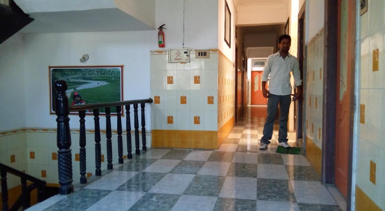 Отель Amber Plaza Chittorgarh Экстерьер фото