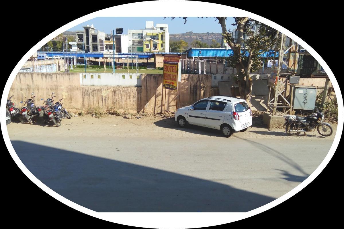 Отель Amber Plaza Chittorgarh Экстерьер фото