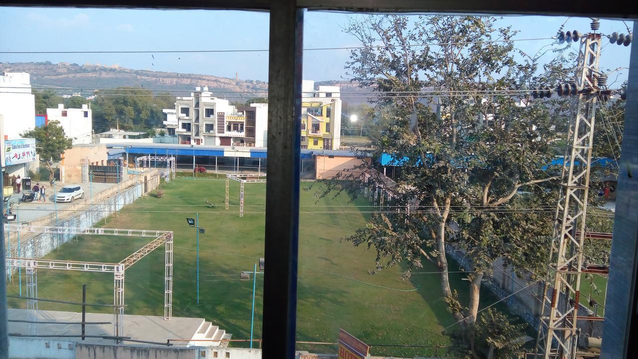 Отель Amber Plaza Chittorgarh Экстерьер фото