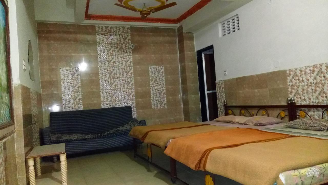 Отель Amber Plaza Chittorgarh Экстерьер фото
